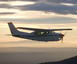 Rectimo Aix Ailes Formation - 1 CESSNA 210 (F-GFCG)